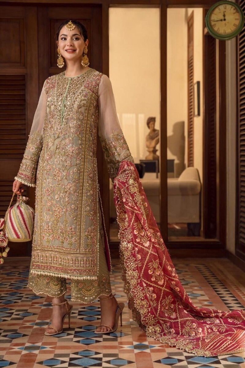 #newarrivals #pakistanisuits #indianwedding #sareefashion #pakistaniwedding #womensfashion #weddingsarees #maxidress #weddingseason #weddingdress #lehenga #lehengacholi #shalwarkameez #shalwarkameezuk #shalwarkameezsuit #shalwarkameezsuit #lehangacholidesigns #lehengacollection #lehengagoals #maxidressseasoninfulleffect Elegant Pakistani Embroidered Wedding Stitched Dresses Collection