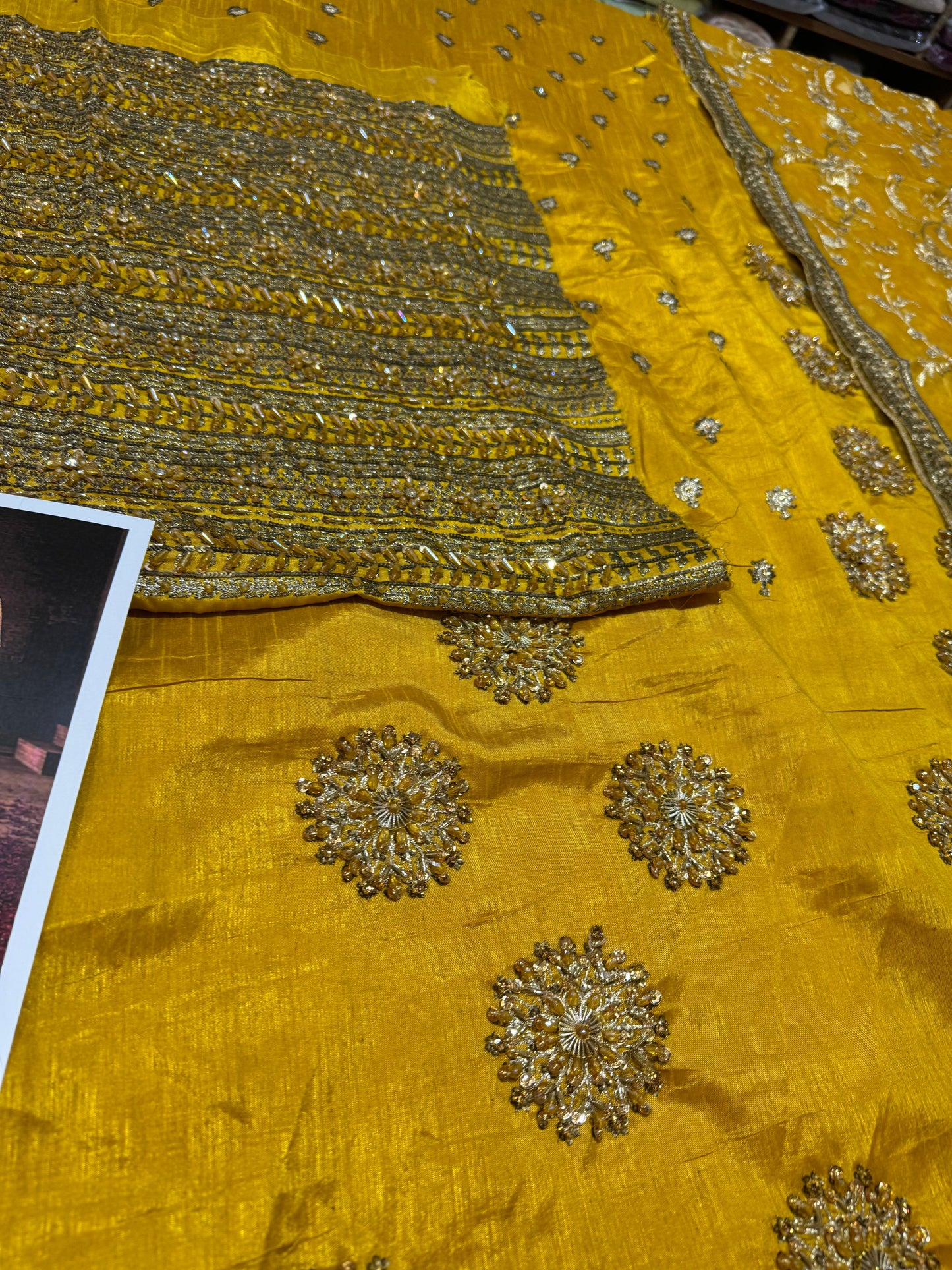 Erum khan mehndi maxy wedding edition