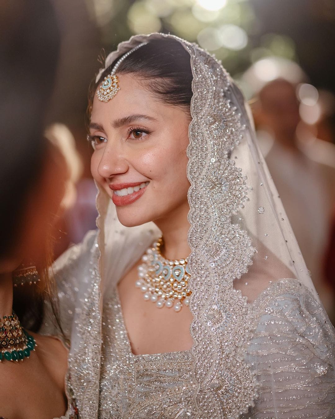 Luxury Mahira Khan Elegant Pakistani Embroidered Bridal Wedding Stitch Luxury Mahira Khan Elegant Pakistani Embroidered Bridal Wedding Stitch