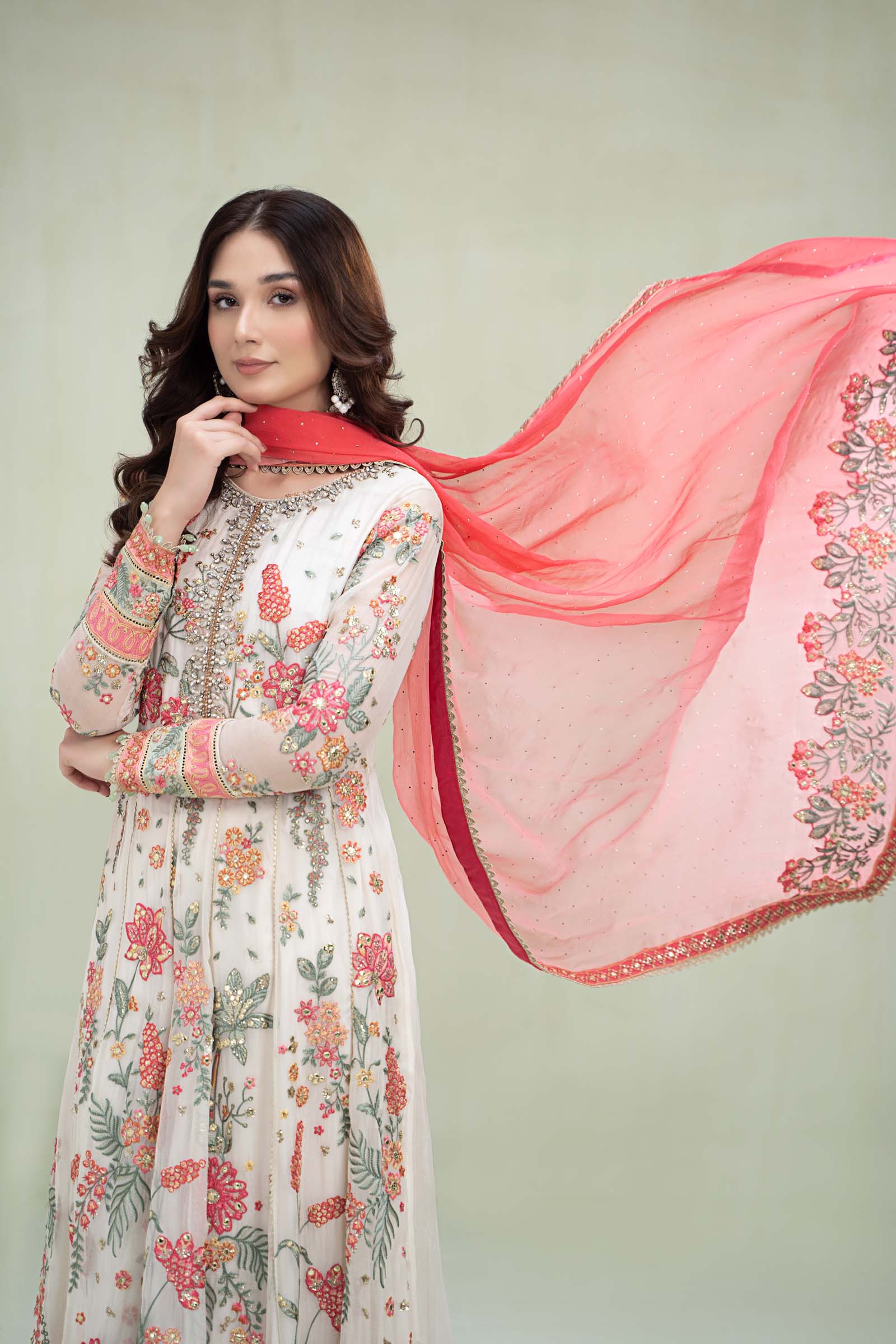 #usaindians #ukindians #ukindianfashion #ukpakistanifaishon #ukpakistaniclothes #ukpakistani #canadafashion #australiaindians #australianpak #newarrivals #pakistanisuits #indianwedding #sareefashion #pakistaniwedding #womensfashion #weddingsarees #maxidress #weddingseason #lehengacholi #shalwarkameez #shalwarkameezsuit #lehengacollection