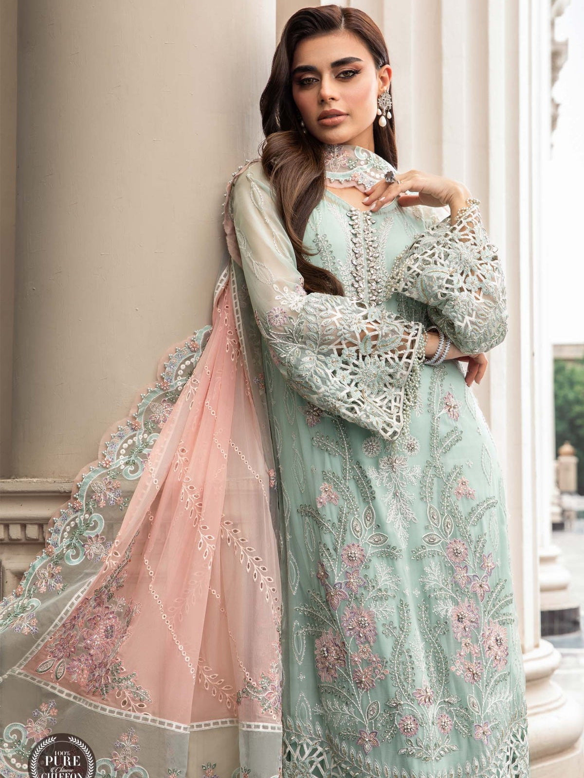 #usaindians #ukindians #ukindianfashion #ukpakistanifaishon #ukpakistaniclothes #ukpakistani #canadafashion #australiaindians #australianpak #newarrivals #pakistanisuits #indianwedding #sareefashion #pakistaniwedding #womensfashion #weddingsarees #maxidress #weddingseason #lehengacholi #shalwarkameez #shalwarkameezsuit #lehengacollection  Elegant Pakistani Embroidered Bridal Wedding Stitched Dresses Collection