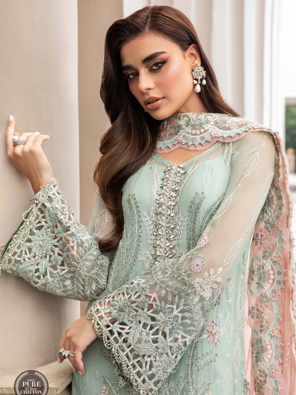 #usaindians #ukindians #ukindianfashion #ukpakistanifaishon #ukpakistaniclothes #ukpakistani #canadafashion #australiaindians #australianpak #newarrivals #pakistanisuits #indianwedding #sareefashion #pakistaniwedding #womensfashion #weddingsarees #maxidress #weddingseason #lehengacholi #shalwarkameez #shalwarkameezsuit #lehengacollection  Elegant Pakistani Embroidered Bridal Wedding Stitched Dresses Collection