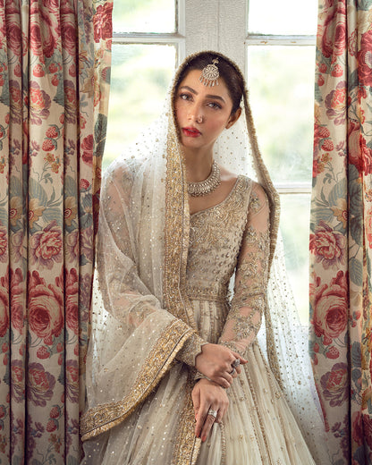 #usaindians #ukindians #ukindianfashion #ukpakistanifaishon #ukpakistaniclothes #ukpakistani #canadafashion #australiaindians #australianpak #newarrivals #pakistanisuits #indianwedding #sareefashion #pakistaniwedding #womensfashion #weddingsarees #maxidress #weddingseason #lehengacholi #shalwarkameez #shalwarkameezsuit #lehengacollection  Elegant Pakistani Embroidered Bridal Wedding Stitched Dresses Collection